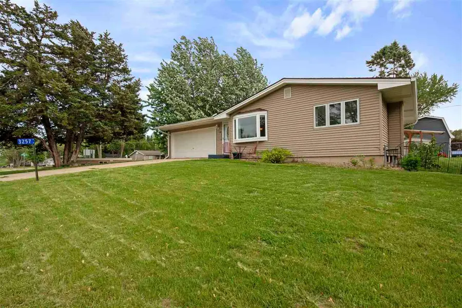 3257 NE Windward St, Solon, IA 52333 - Image #3