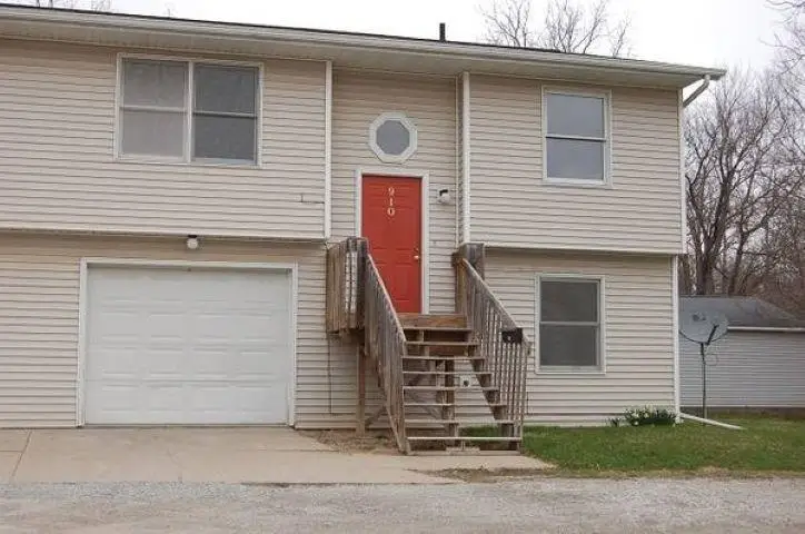 910 N Dodge Street, Iowa City, IA 52240 - Image #1