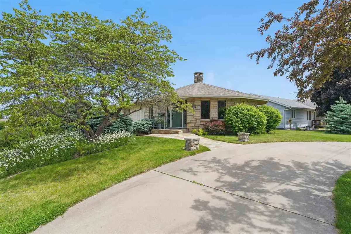 1004 W Welsh Street, Williamsburg, IA 52361 - Image #1