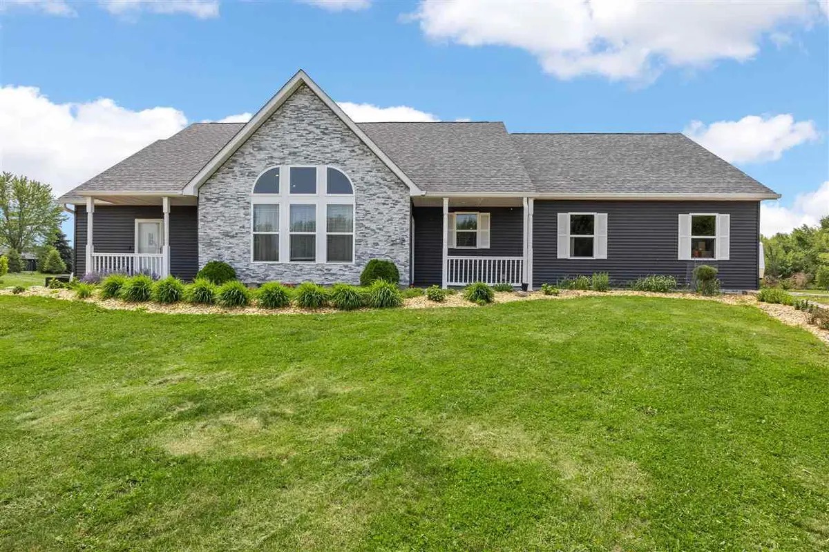 2085 117th Ct, Kalona, IA 52247 - #1