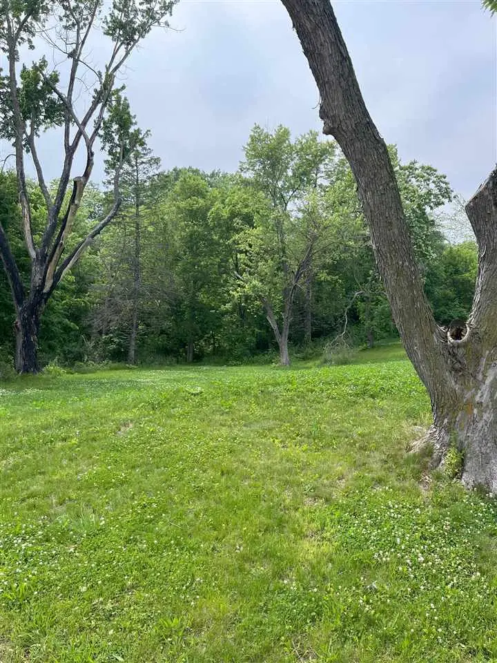 1445 Valley View Dr, Coralville, IA 52241 - Image #3