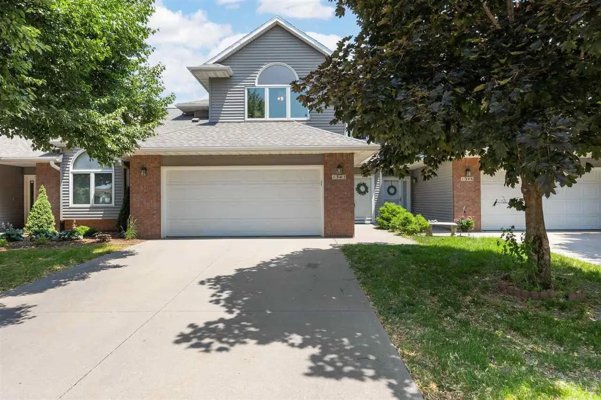 1342 Oxford Pl, Iowa City, IA 52240 - Image #1