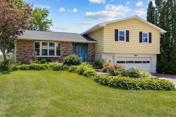 105 Parkview Dr, Tipton, IA 52772