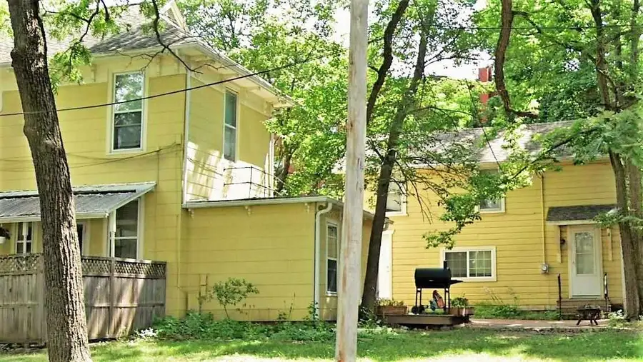 803 E College St, Iowa City, IA 52240 - Image #3