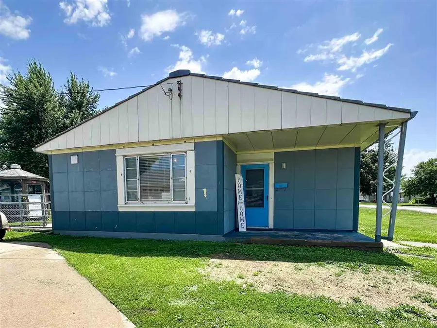 415 S Main St., Sigourney, IA 52591 - Image #2