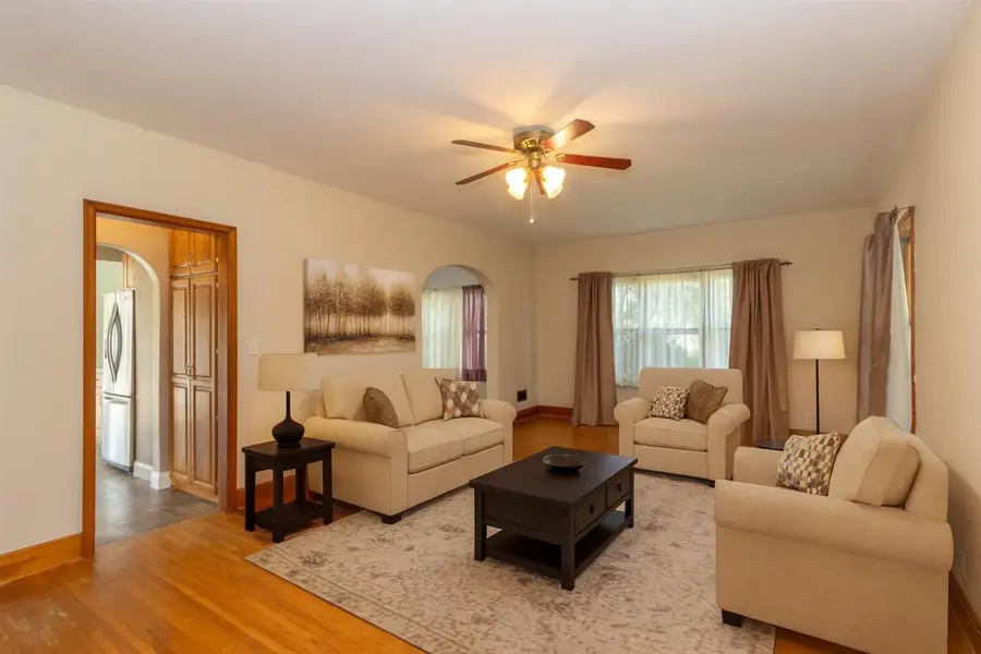 219 W Harrison, Washington, IA 52353 - Image #3