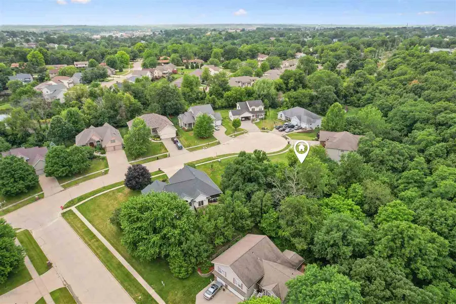 1819 Timber Hills Dr, Coralville, IA 52241 - Image #3