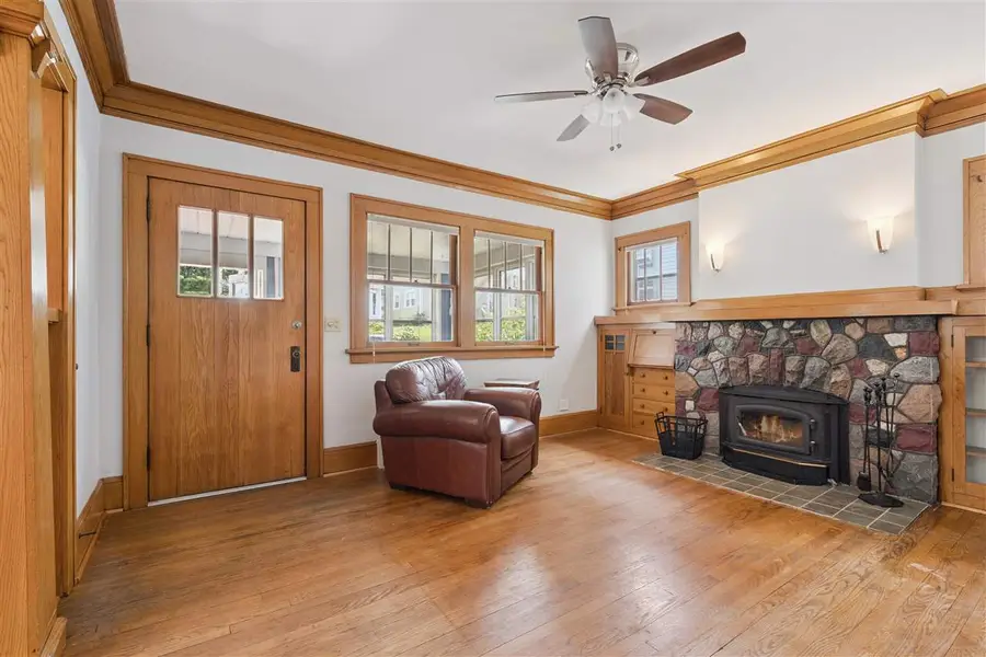 1946 Higley Ave SE, Cedar Rapids, IA 52403 - Image #3