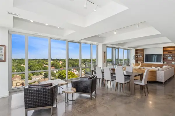 404 E College St, Iowa City, IA 52240