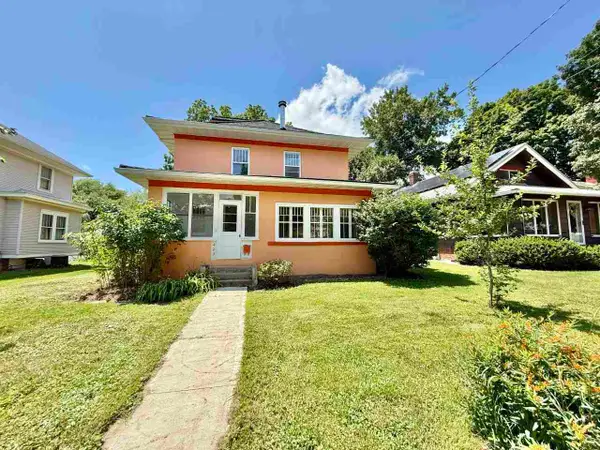 423 S 7th Ave, Iowa City, IA 52245