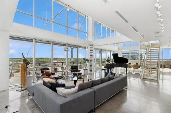 221 E College St, Iowa City, IA 52240