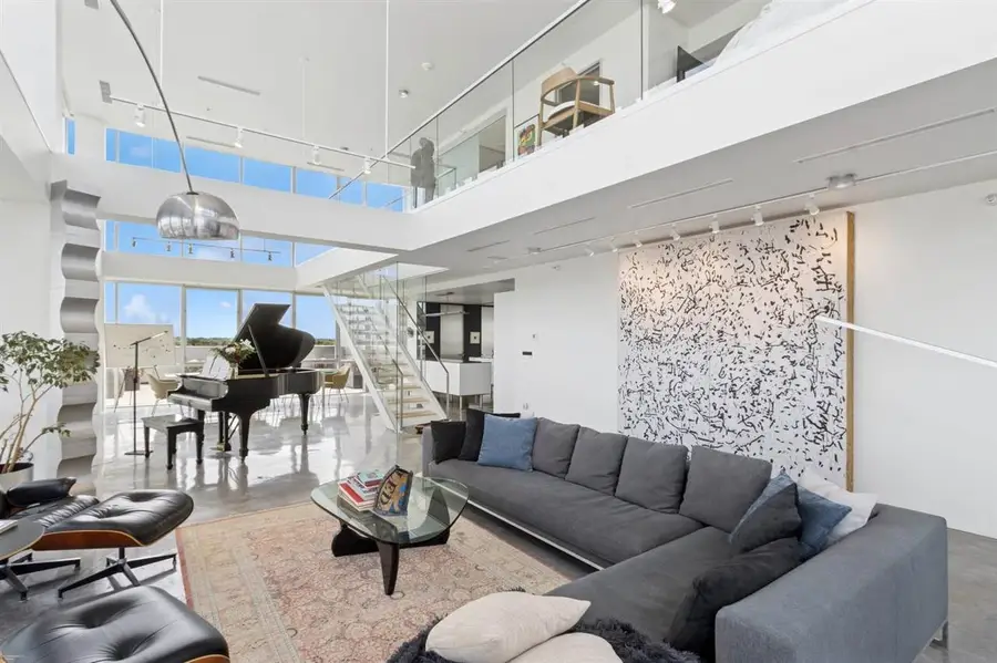 221 E College St, Iowa City, IA 52240 - Image #3