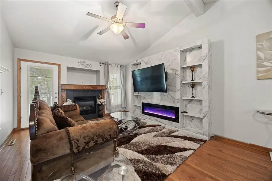 1050 Twilight Dr, North Liberty, IA 52317 - Image #3