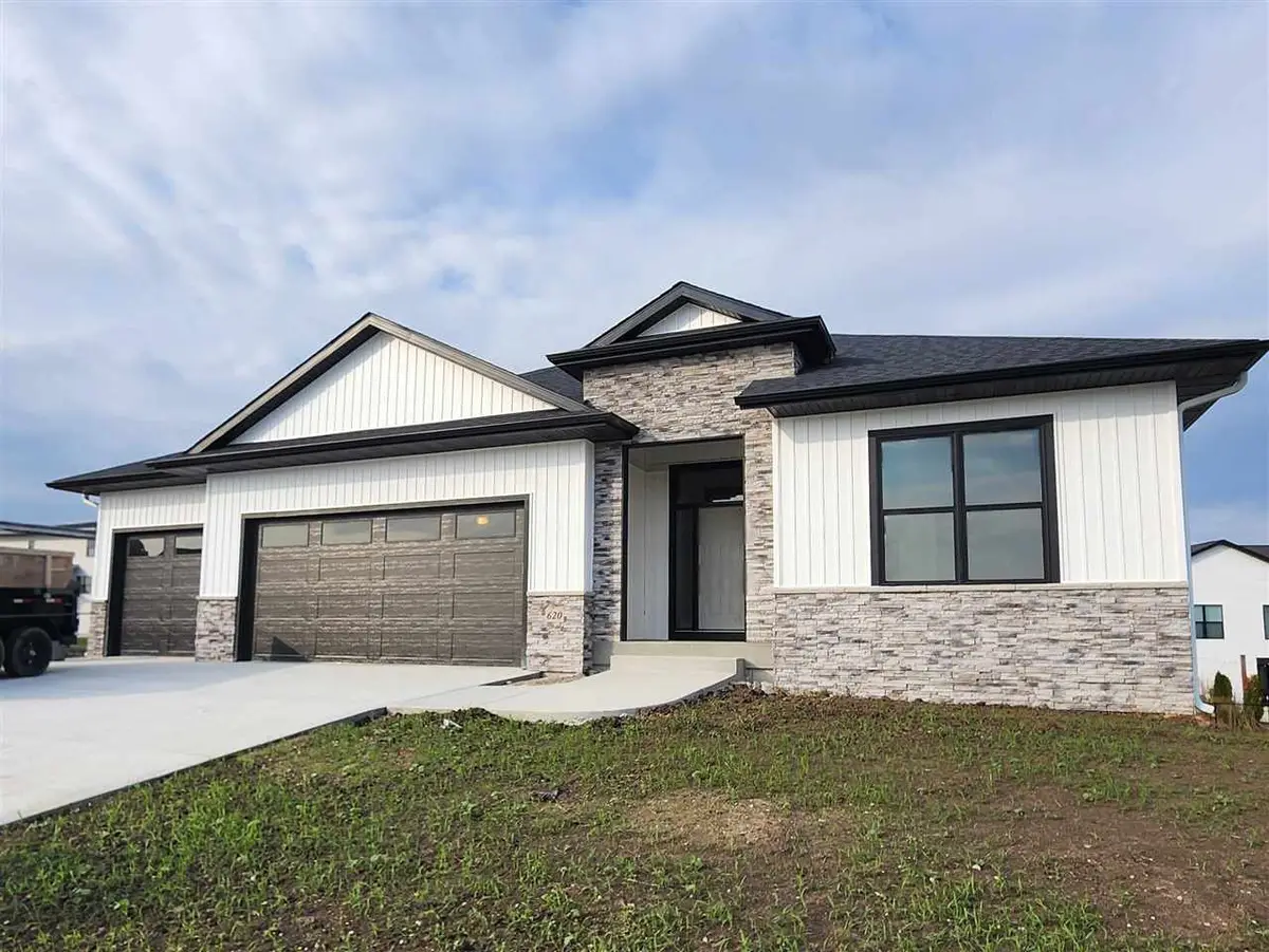 620 Rock Ridge Rd, Tiffin, IA 52340 - Image #1