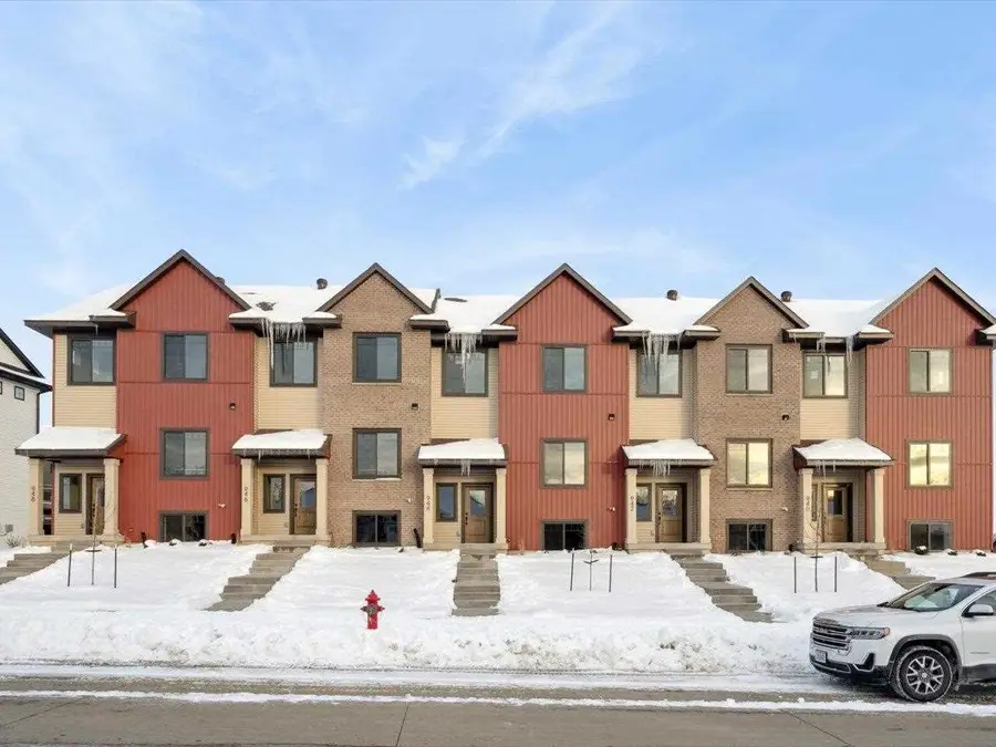 942 Dubs Dr, Iowa City, IA 52246 - Image #2