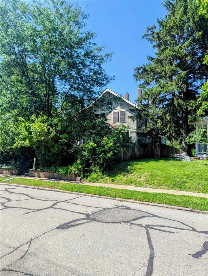 918 E Washington St, Iowa City, IA 52240 - Image #3