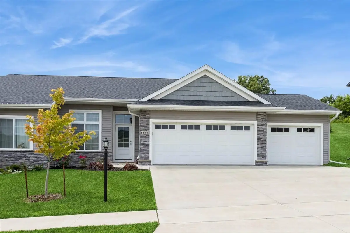 1305 Legend Dr, Tiffin, IA 52340 - Image #1