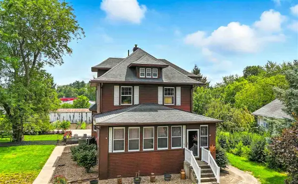 115 W Clark St, North English, IA 52316