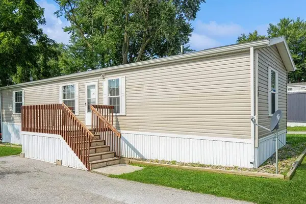 6901 SE 14th St, Des Moines, IA 50320