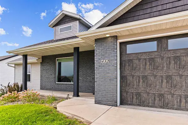 432 Rolling Hills Drive, Tiffin, IA 52340