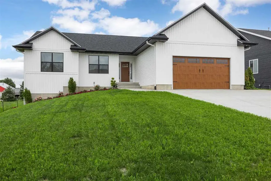 200 Cherry Park Dr NW, Cedar Rapids, IA 52405 - Image #2