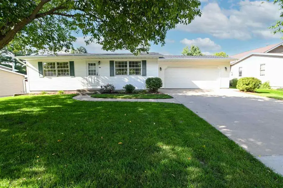 406 Plum St, Solon, IA 52333 - Image #2