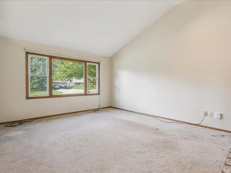 1912 North Ridge Dr, Coralville, IA 52241 - Image #2