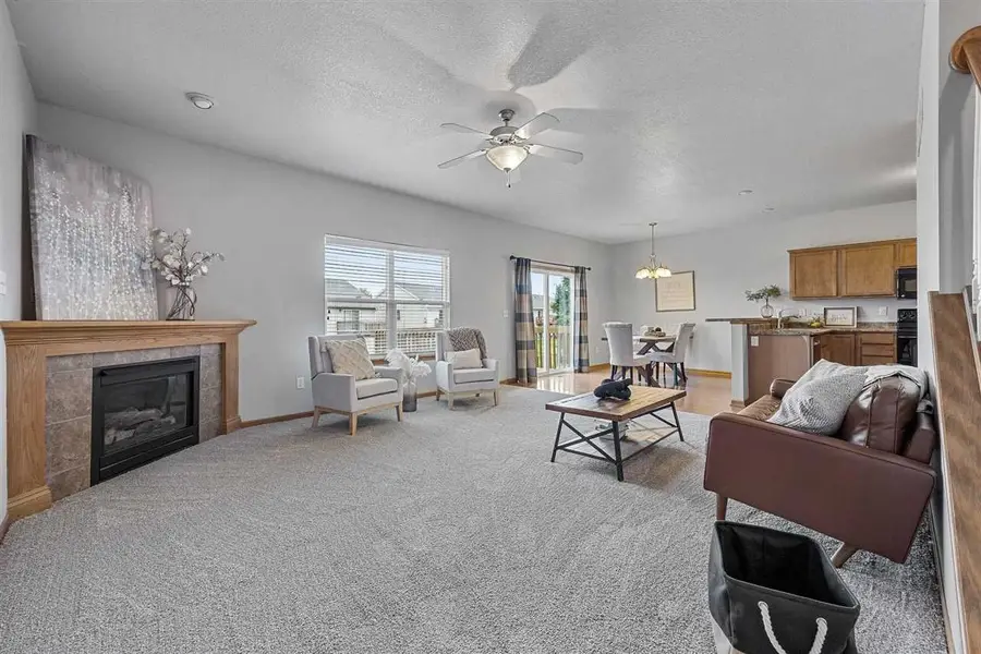 1490 Vandello Cir, North Liberty, IA 52317 - Image #3