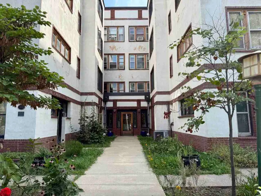 228 S Summit St, Iowa City, IA 52240 - Image #2