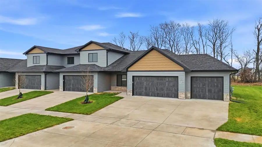 1902 Croell Ave, Tiffin, IA 52340 - Image #2