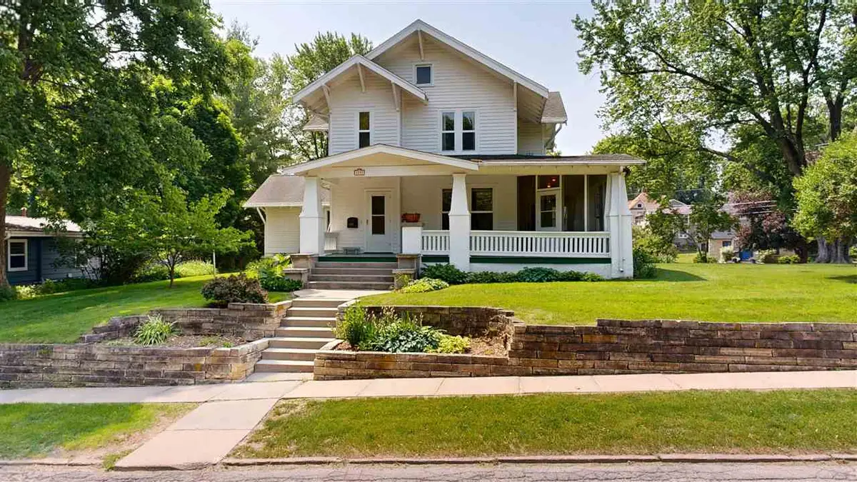 1231 E College St, Iowa City, IA 52245 - Image #1