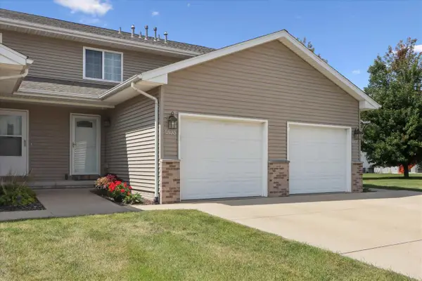 1835 Wrigley St, Ely, IA 52227