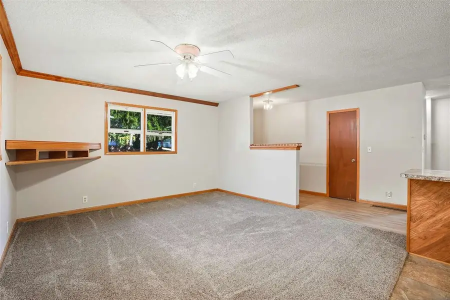 533 S Ave B, Washington, IA 52353 - Image #2