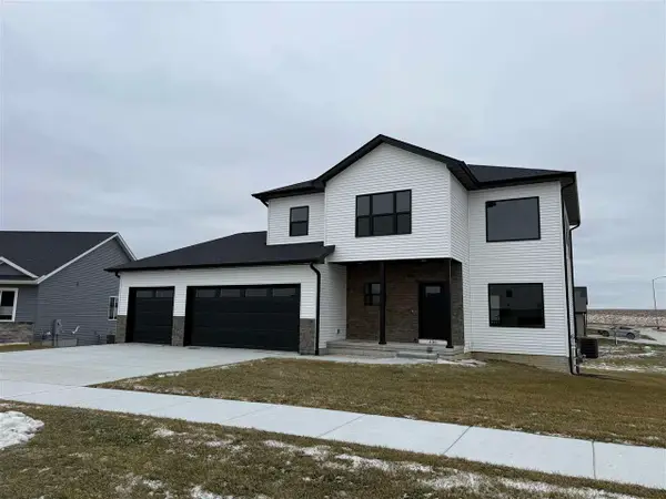 436 Dawson Dr, West Branch, IA 52358