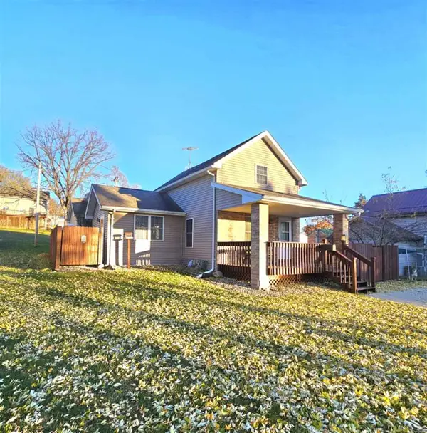 105 N Division St., Anamosa, IA 52205