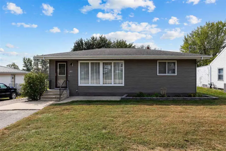 105 South St, Urbana, IA 52345 - Image #2