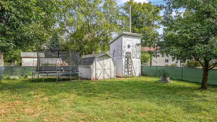 308 E Van Buren St, Washington, IA 52353 - Image #2