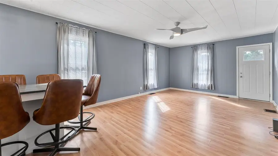 308 E Van Buren St, Washington, IA 52353 - Image #3