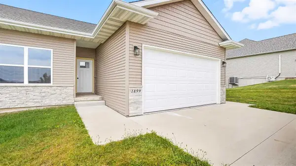 1899 Ashford Ave, Muscatine, IA 52761