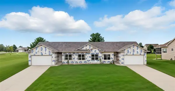 1895 Ashford Ave, Muscatine, IA 52761