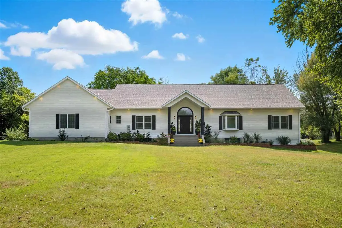 1275 E Knoll Dr, Robins, IA 52328 - #1