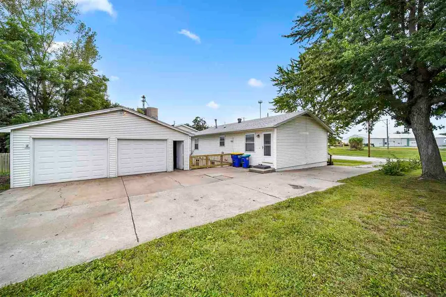 820 S Dubuque St, Solon, IA 52333 - Image #3