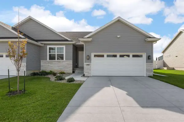 1942 Bowstring Dr, Marion, IA 52302