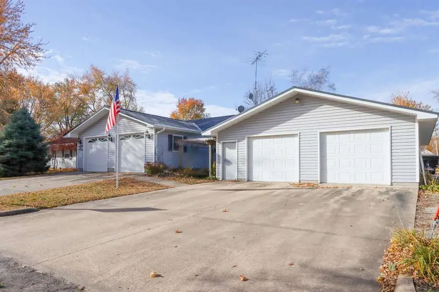 201 N Chestnut, Winfield, IA 52659 - Image #2