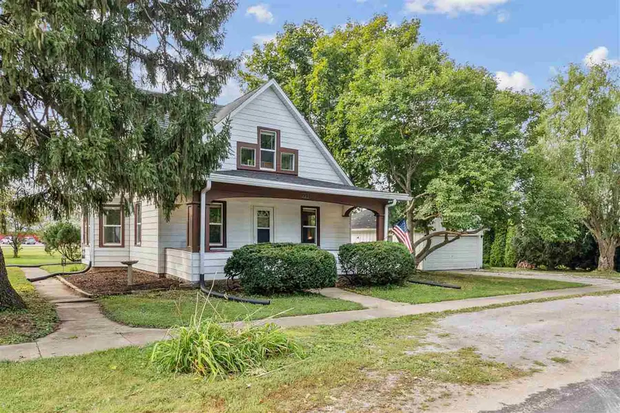 121 Brady St, Hills, IA 52235 - Image #2