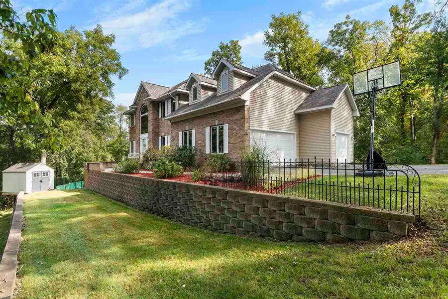 3256 Meadow Ridge Rd NE, Solon, IA 52333 - Image #3