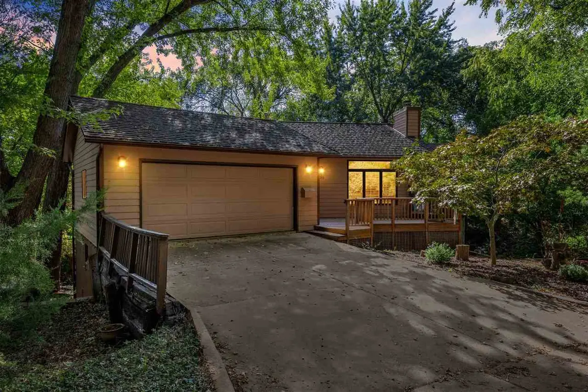 435 Bayard St, Iowa City, IA 52246 - Image #1