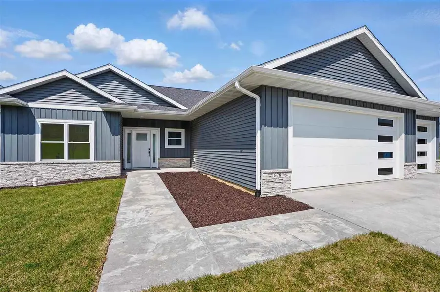 878 Silver Ln, Iowa City, IA 52245 - Image #2