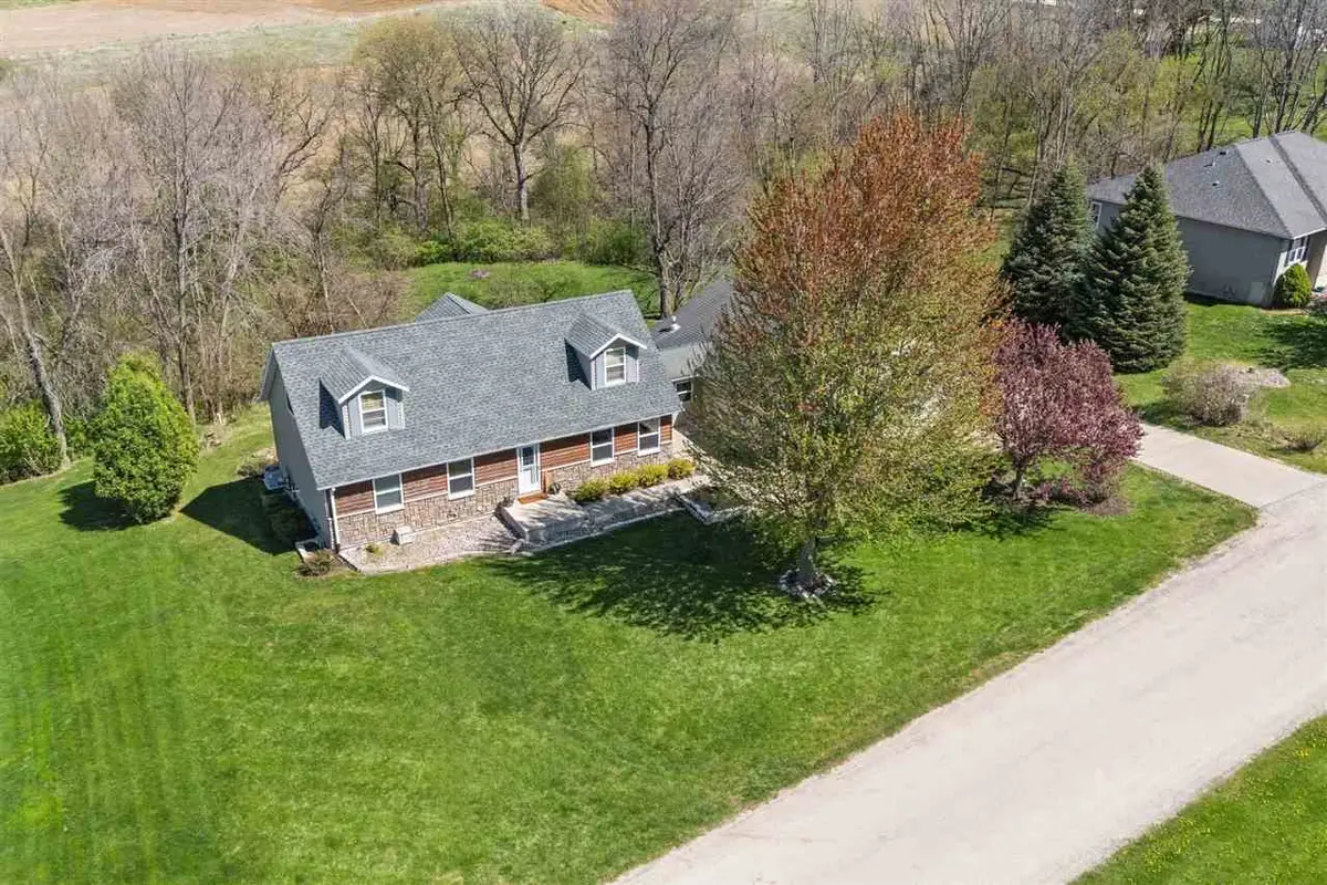 13294 212th Ave, Anamosa, IA 52205 - Image #1