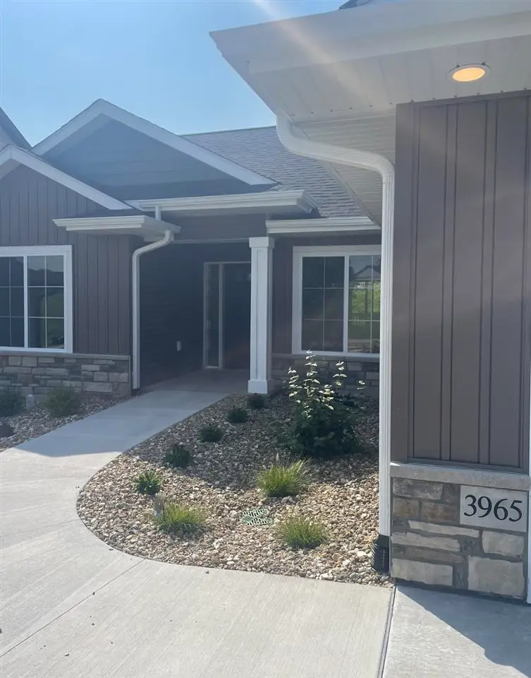 3976 Winnsboro Dr, Iowa City, IA 52245 - Image #2